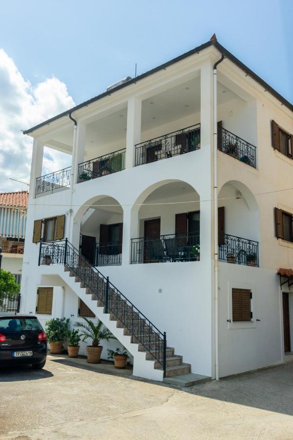 Katerina & Elia'S Family House Apartment Leonídion Exterior photo
