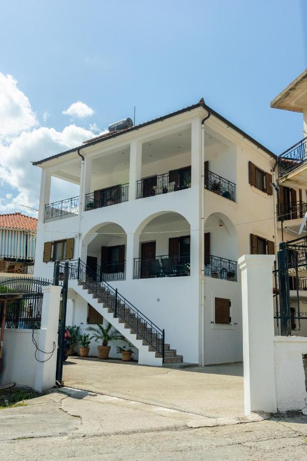 Katerina & Elia'S Family House Apartment Leonídion Exterior photo